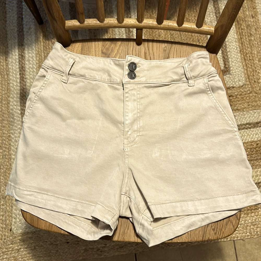 Kut From The Kloth khaki shorts, Size 8